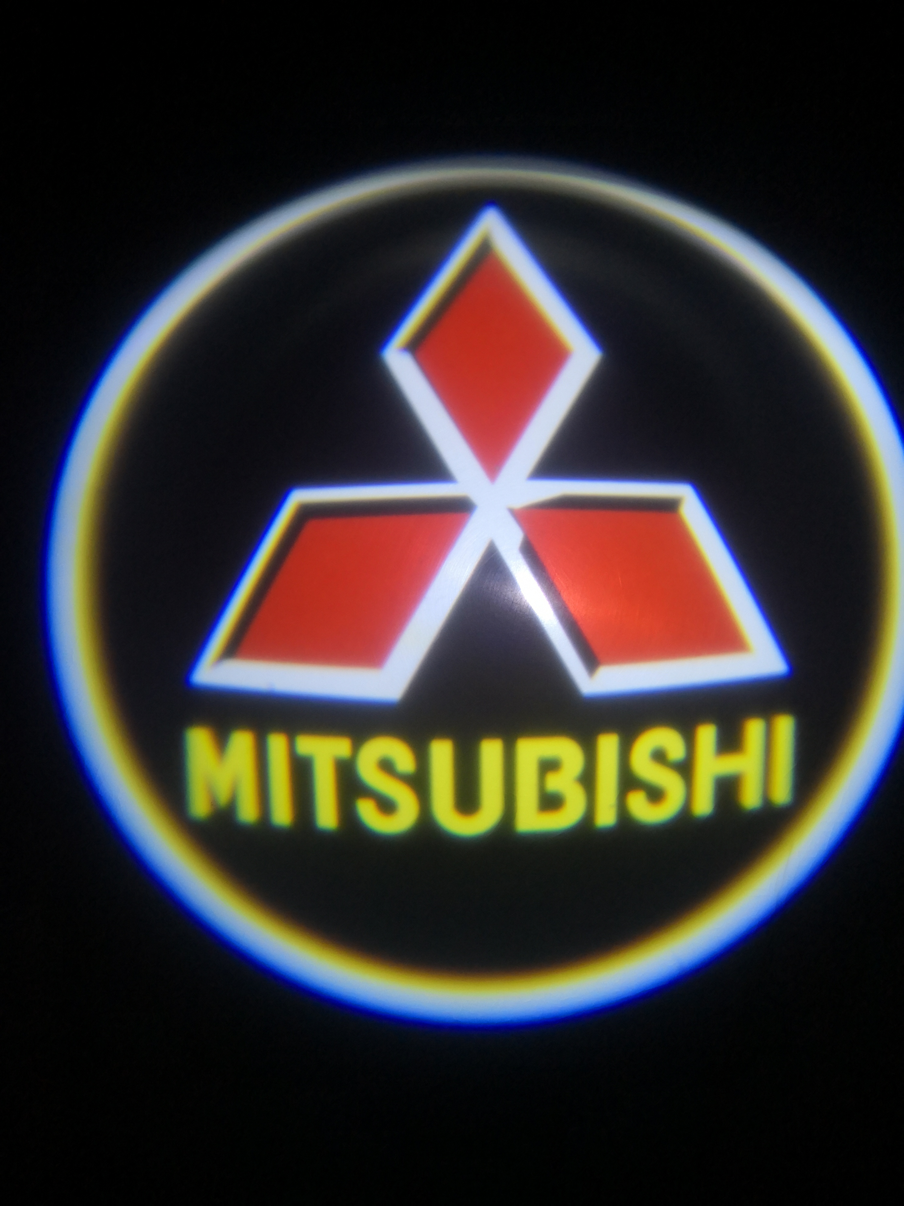 1. Mitsubishi Led ajtó kilépő fény  